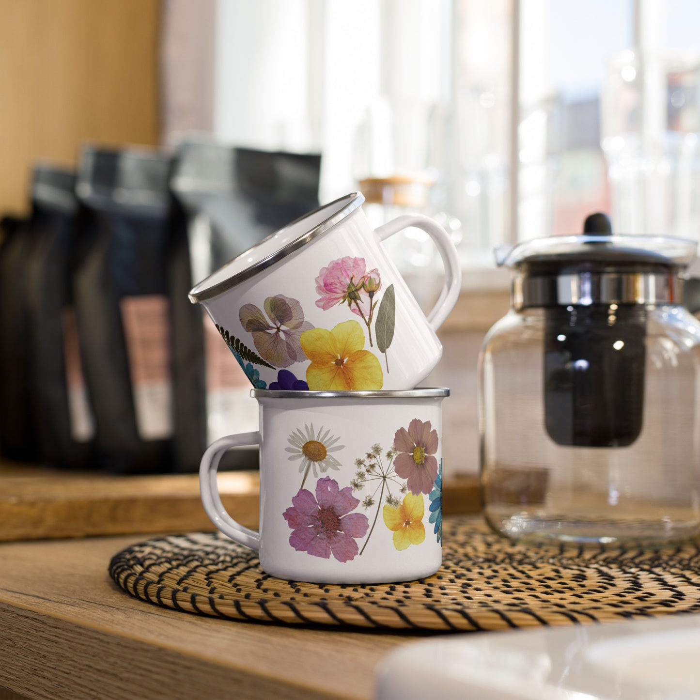 Emailletasse - gepresste Blüten