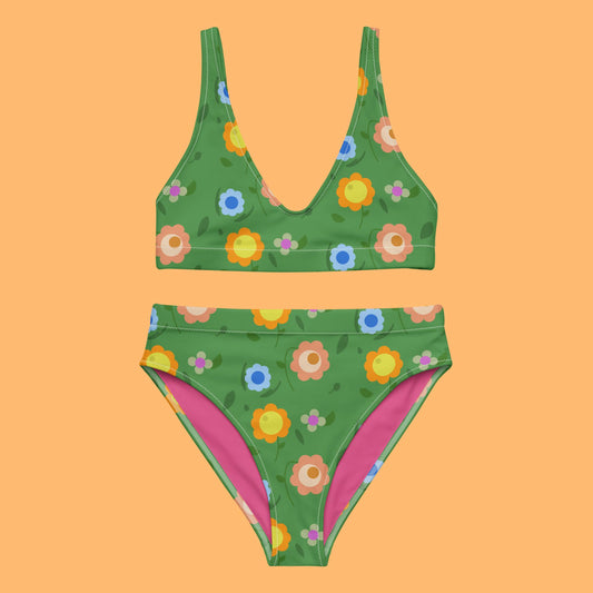 Farbenfroher, hoch geschnittener Bikini mit Retroblumen - aus recyceltem Material