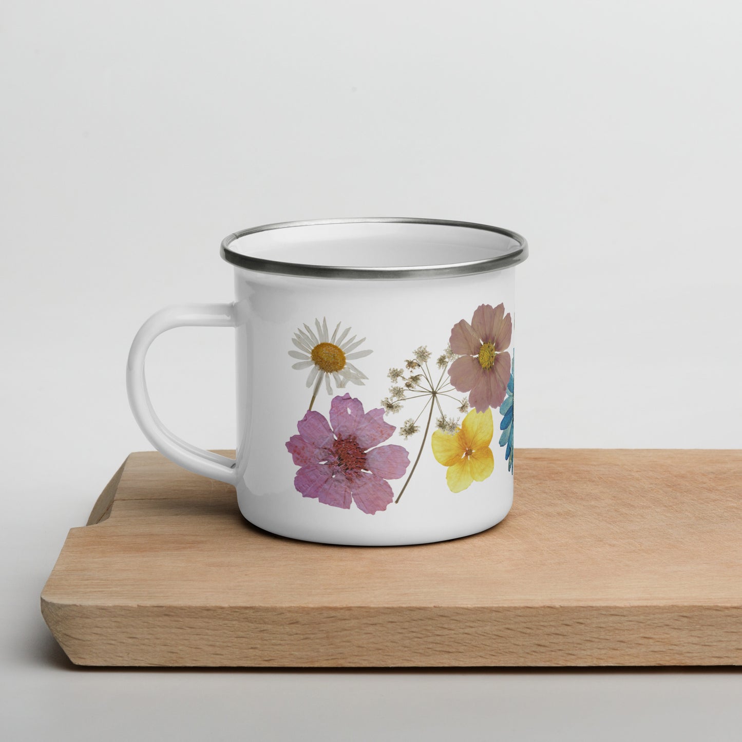 Emailletasse - gepresste Blüten